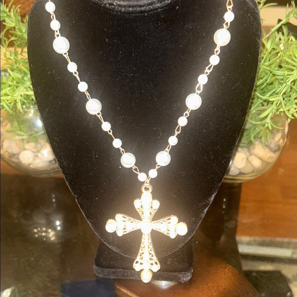 Gold-Tone Pearl Cross Pendant Necklace - Elegant Women Jewelry, NWOT - Picture 7 of 10